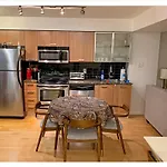 Cozy Condo In Centre Of Downtown Toronto